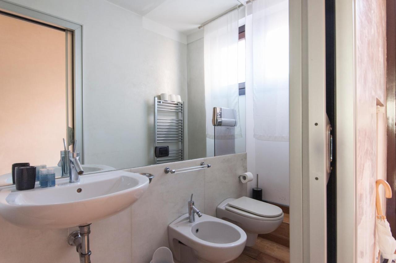 Youhosty - Duomo Studio Apartment Milánó Kültér fotó