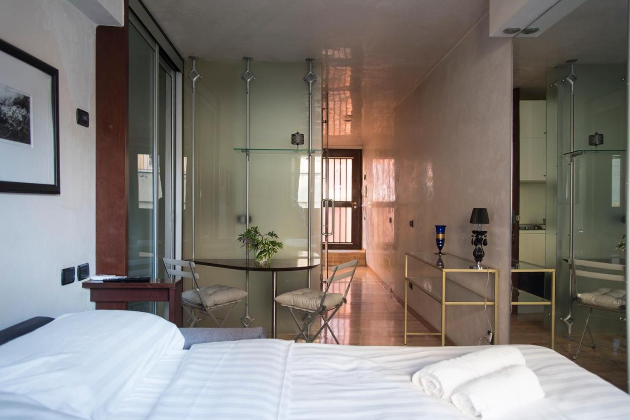 Youhosty - Duomo Studio Apartment Milánó Kültér fotó